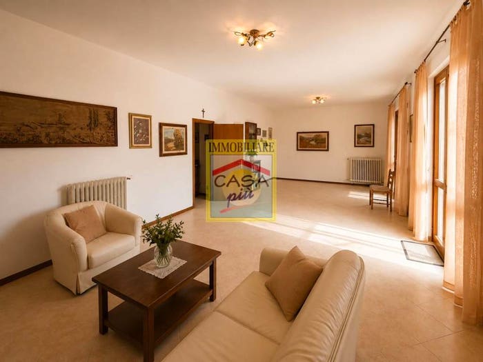 Appartamento quadrilocale in vendita in Via Tosco Romagnola, Titignano Visignano, Cascina