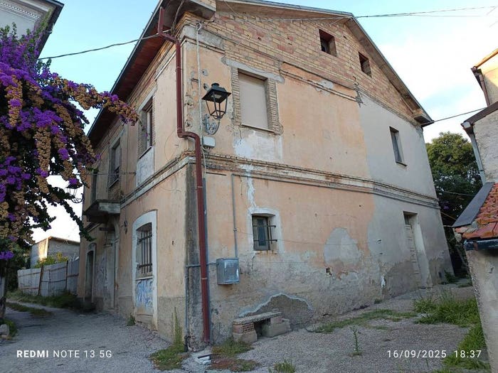 Casa con 6 locali in vendita in Contrada Villa Rogatti, Villa Rogatti, Ortona