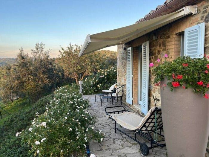 Casa con 6 locali in vendita in Bucine