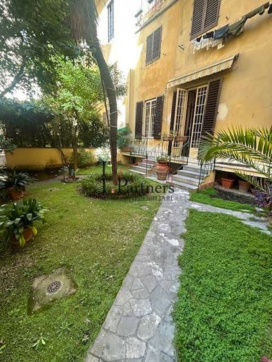Appartamento con 6 locali in vendita in Via Gustavo Modena, San Marco SS Annunziata, Firenze