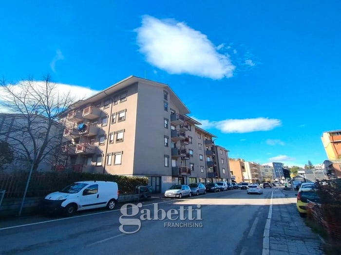 Appartamento quadrilocale in vendita in Via Tiberio, Semicentro, Campobasso