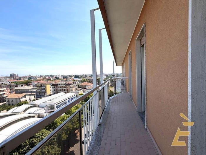 Appartamento trilocale in vendita in Via Deledda, Sacconago, Busto Arsizio
