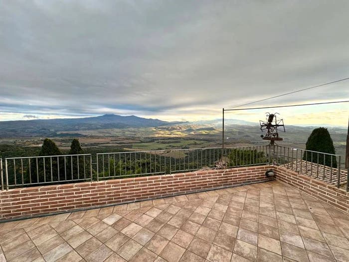 Casa con 6 locali in vendita in Via Calcinaio, Sant'angelo In Colle, Montalcino