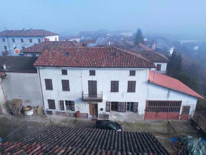 Casa con 6 locali in vendita in Via Italia, Centro, Montaldo Scarampi