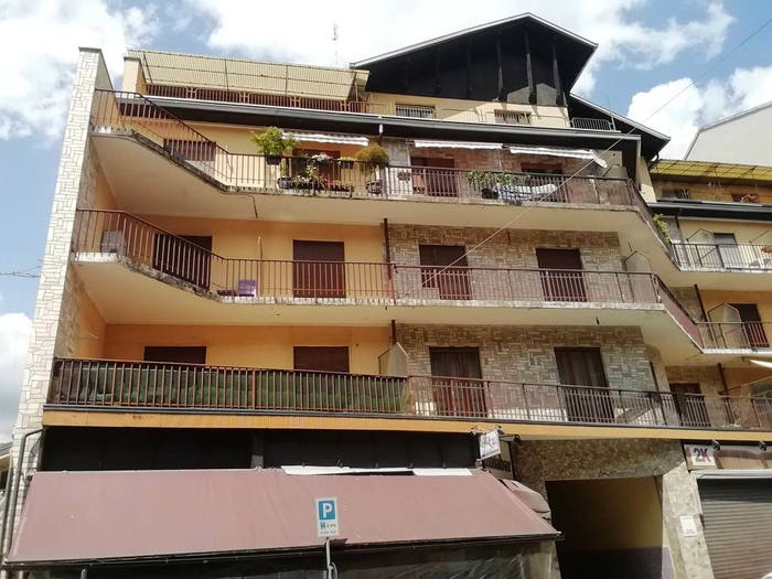 Appartamento quadrilocale in vendita in Via Fulvio Ottorino Roscio, Centro, PontCanavese