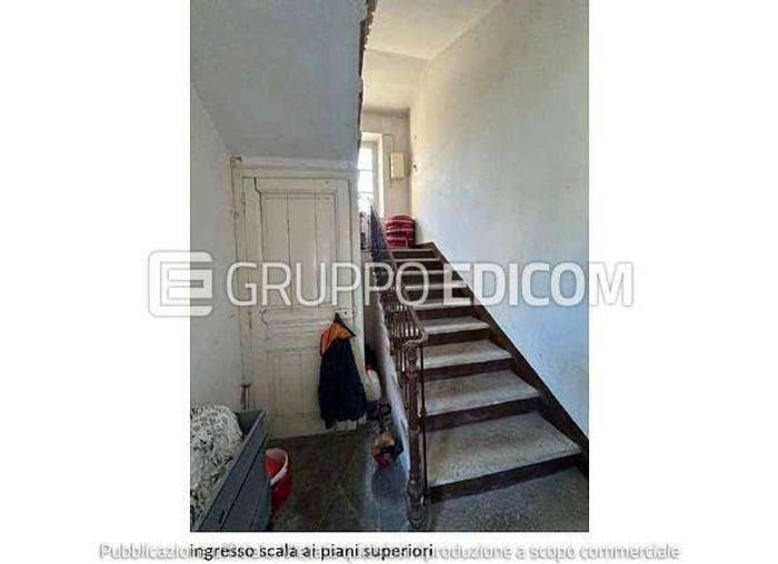 Appartamento con 5 locali in vendita in Via DUMENZA, Poppino, Luino