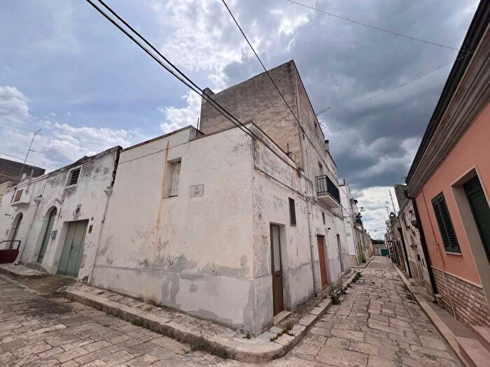 Casa con 5 locali in vendita in via Acerenza, Spinazzola