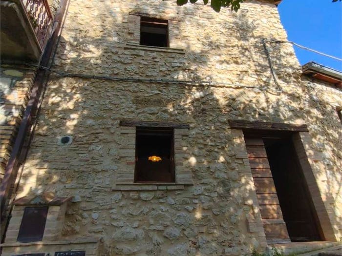 Casa trilocale in vendita in Arrone