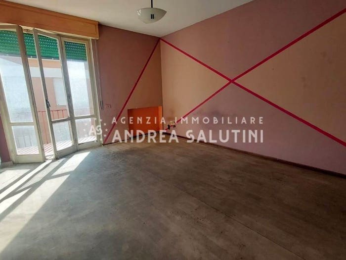 Appartamento con 6 locali in vendita in Oltrera, Pontedera