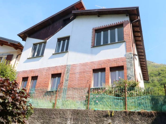 Casa con 5 locali in vendita in Via per Naggio, Centro, Carlazzo