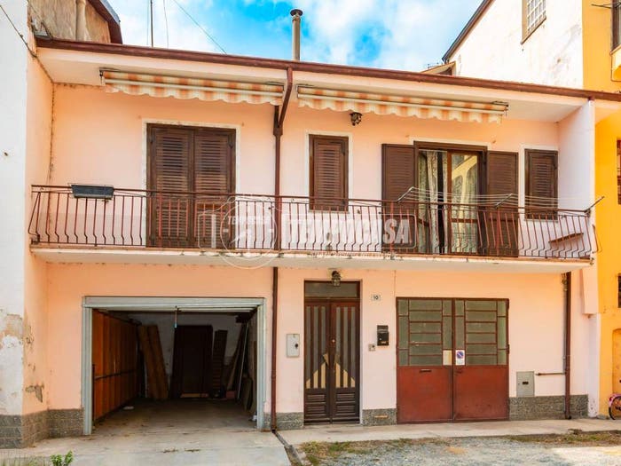 Casa trilocale in vendita in Piazza Martiri della Libertà, Almese Rivera, Almese