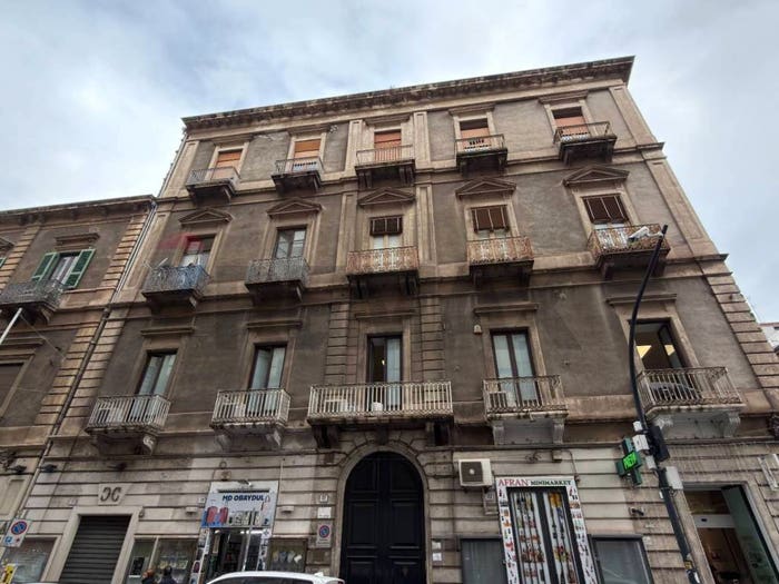 Appartamento con 6 locali in vendita in via umberto, XX Settembre Tribunale, Catania