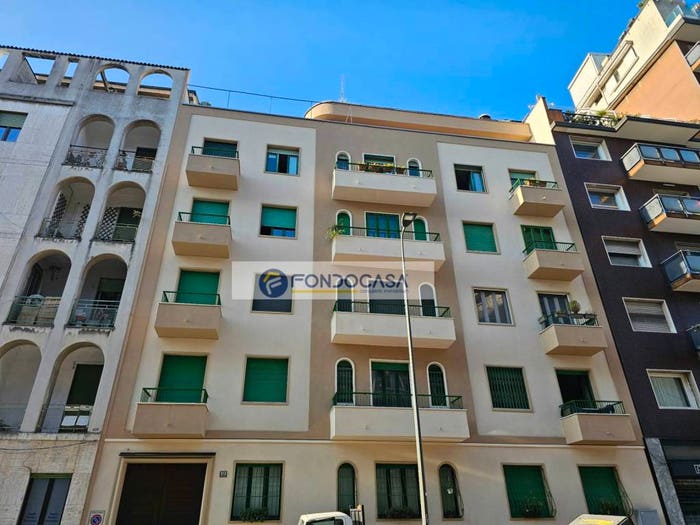 Appartamento trilocale in vendita in Via Giovanni Schiaparelli, Centrale, Milano