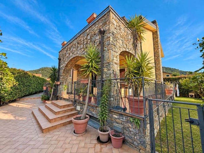 Casa con 5 locali in vendita in Via Edmondo De Amicis, Centro, Villanova d'Albenga