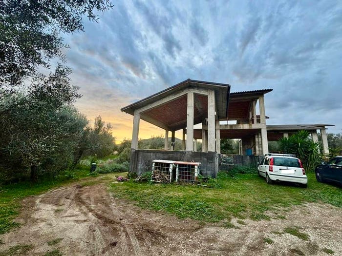 Casa bilocale in vendita in Strada Provinciale di Castro, Canino