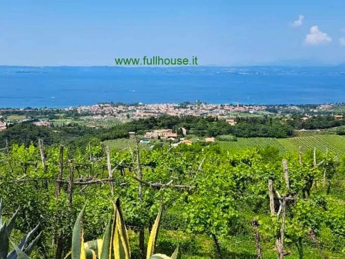 Appartamento quadrilocale in vendita in Via Marconi, Centro, Bardolino