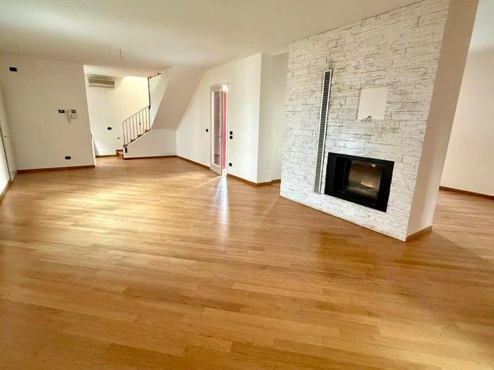Casa con 6 locali in vendita in Via Legione Antonini, Santa Bertilla Mercato Nuovo, Vicenza