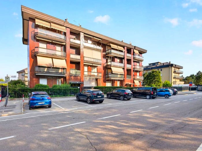 Appartamento quadrilocale in vendita in Viale Luigi Einaudi, Centro, Arese