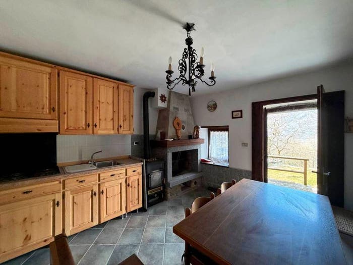 Casa trilocale in vendita in Via Alfaedo, Forcola