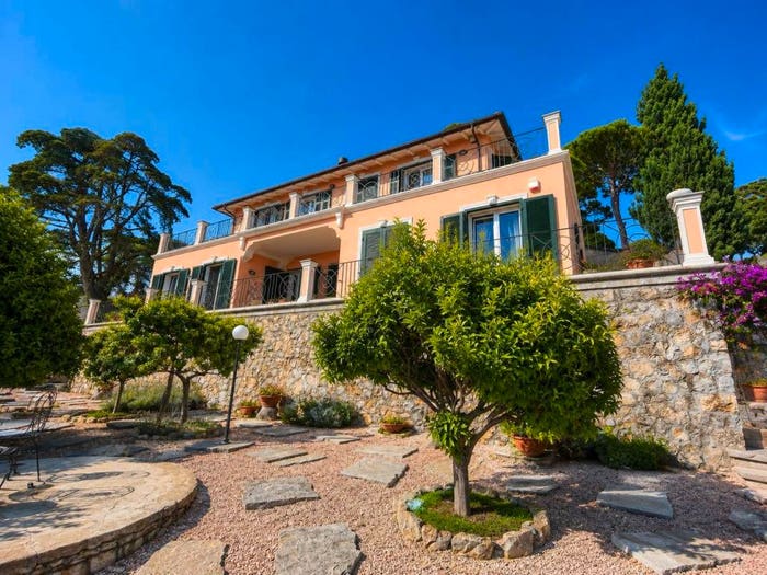 Casa con 6 locali in vendita in Centro, Bordighera