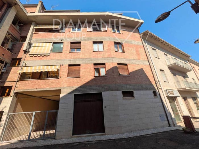Appartamento con 6 locali in vendita in Chiusi Scalo, Chiusi