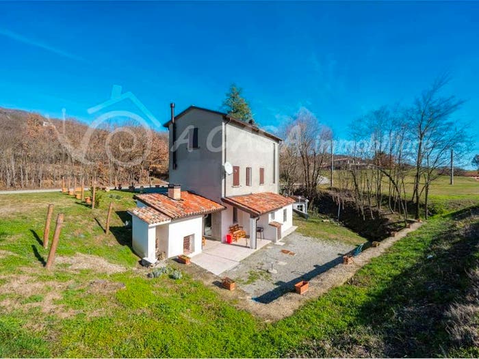Casa trilocale in vendita in strada per vianino, Varano de' Melegari