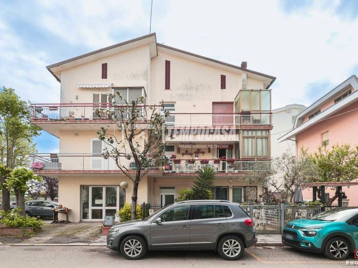 Appartamento con 6 locali in vendita in Via Cesare Battisti, Centro, Misano Adriatico