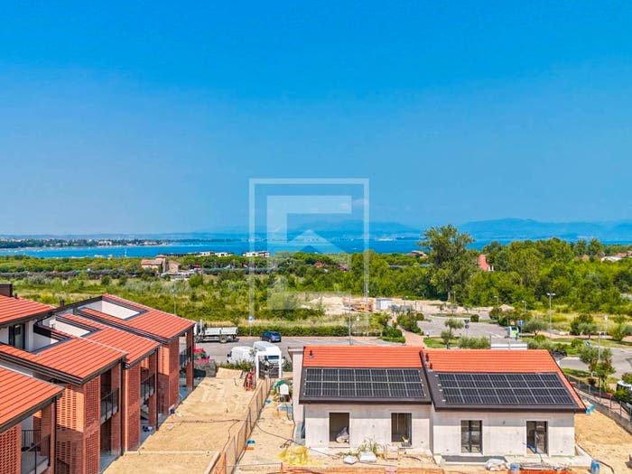 Appartamento quadrilocale in vendita in VIA FORTE FENILAZZO, Castelnuovo del Garda