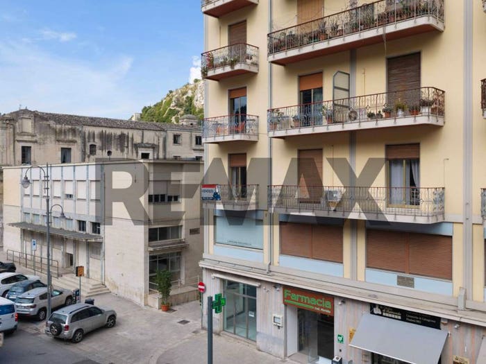 Appartamento con 6 locali in vendita in Corso Umberto I, Modica Bassa, Modica