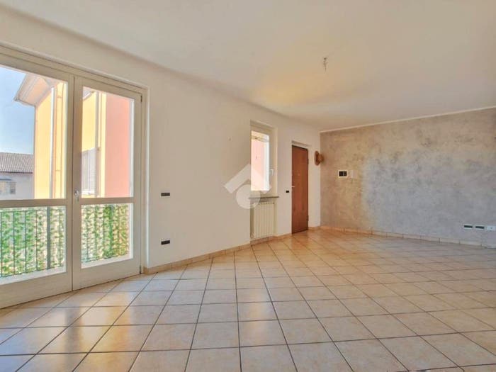 Appartamento quadrilocale in vendita in Via Solaro del Borgo, Centro, Livorno Ferraris