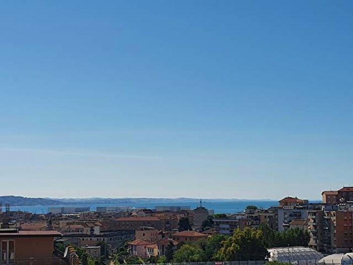 Appartamento con 6 locali in vendita in Regione, Ancona