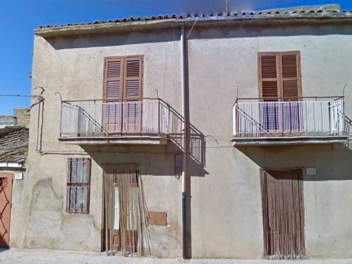 Casa con 6 locali in vendita in Campobello di Licata