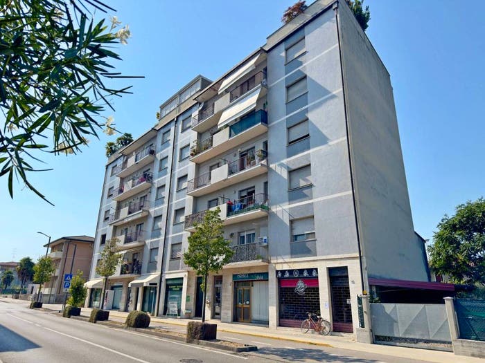 Appartamento con 6 locali in vendita in Via Cappuccini, Cappuccini, Pordenone