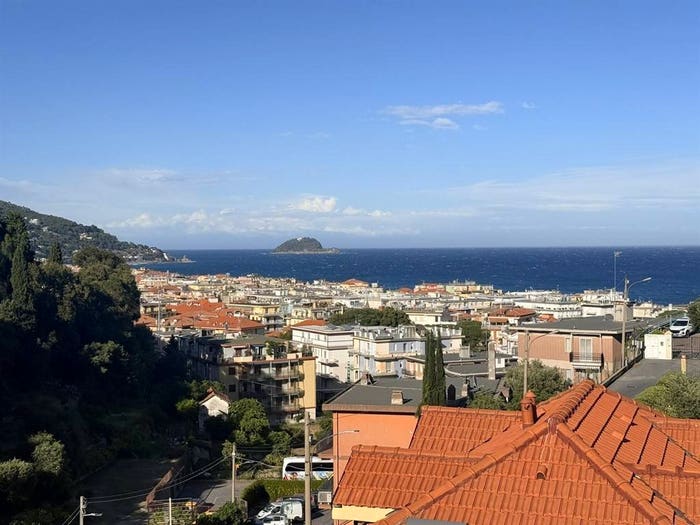 Casa trilocale in vendita in Via Borri, Fenarina Via Neghelli Collina di Ponente, Alassio