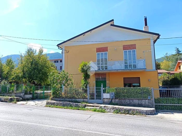 Appartamento con 5 locali in vendita in Via Terminio, Sala, Serino