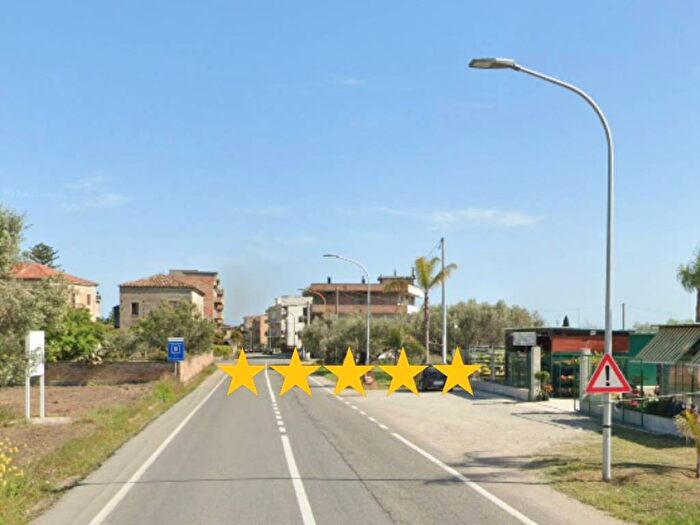 Appartamento con 6 locali in vendita in Via DEI GIARDINI, Marina di Gioiosa Ionica