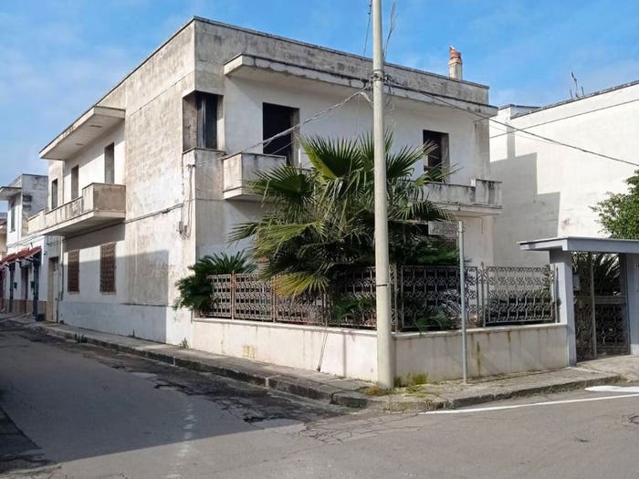 Casa con 6 locali in vendita in Via Giosuè Carducci, Centro, Leverano
