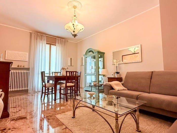 Appartamento quadrilocale in vendita in Via Combattenti Alleati, Centro, Casalmaggiore