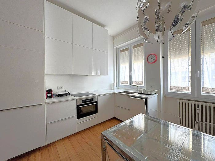 Appartamento trilocale in affitto in Via San Calocero, Corso Genova, Milano