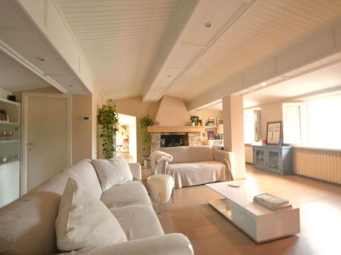 Appartamento con 5 locali in vendita in Via Elisa, Piazza Anfiteatro Torre Guinigi, Lucca