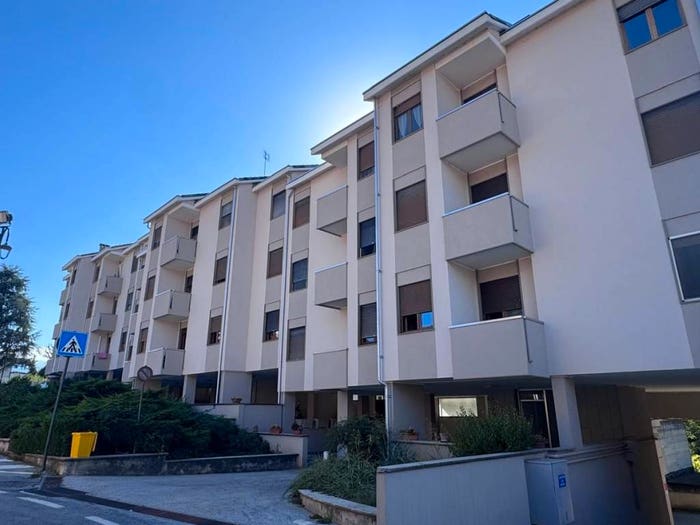 Appartamento trilocale in vendita in Piazza del Borgato, Borgato Collina San Lorenzo, Mondovì