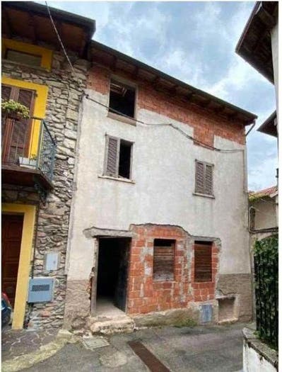 Casa con 5 locali in vendita in Via guglielmo marconi, Besano