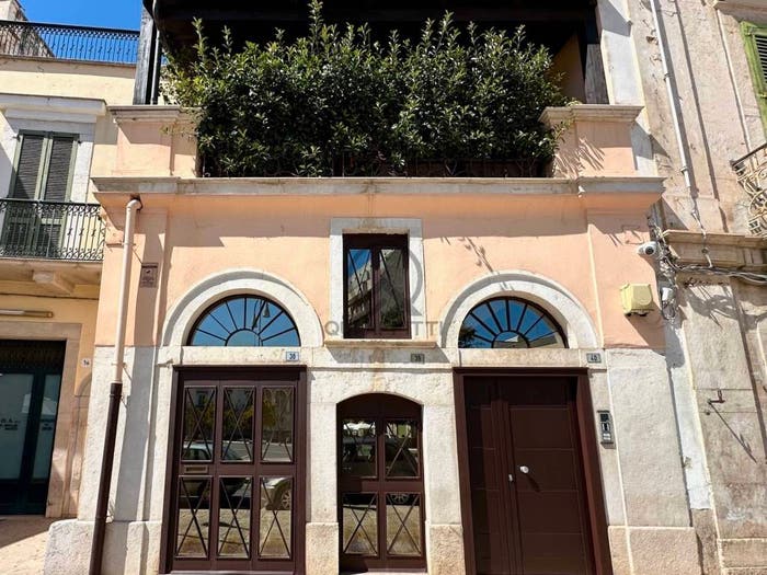 Casa con 6 locali in vendita in Piazza Vittorio Emanuele II, Centro Storico, Andria