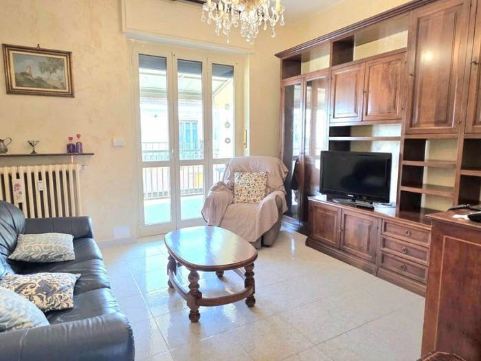 Appartamento con 6 locali in vendita in Via FRANCESCO VAGLIENTI, Centro, Grugliasco
