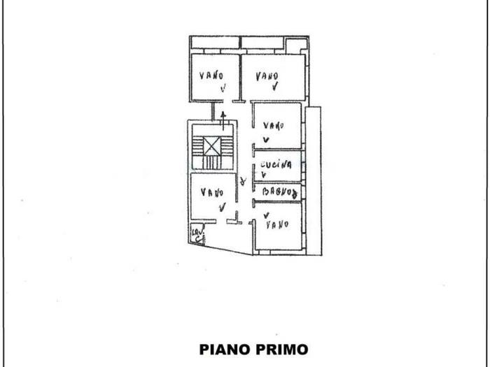 Appartamento con 5 locali in vendita in Via Paolo Vasta, San Cosmo Corso Italia Piazza Dante, Acireale