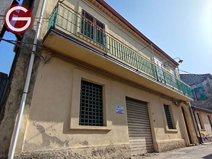 Casa quadrilocale in vendita in Via Drago, Taurianova