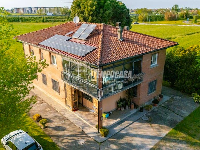 Casa con 6 locali in vendita in Via Foggianova, Castenaso