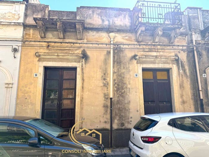 Casa trilocale in vendita in Via Teatro, Centro, Giarre
