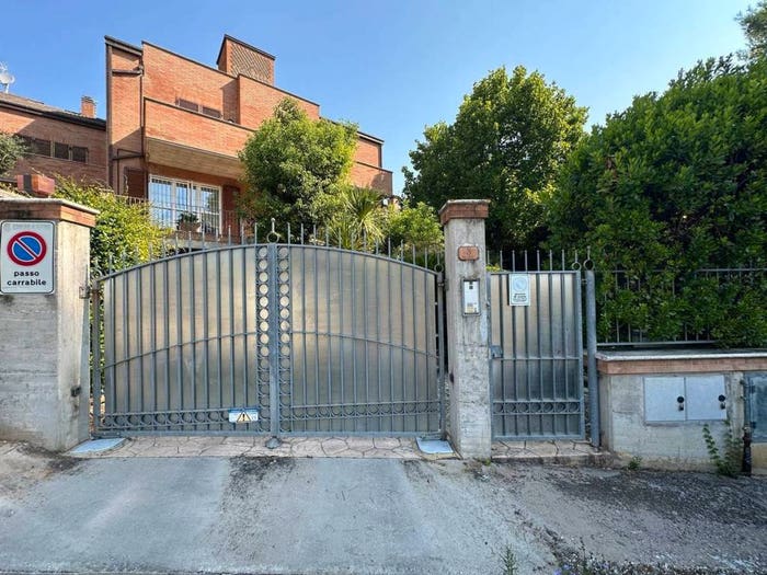 Casa con 6 locali in vendita in VIA GIGLI, Centro, Fermo
