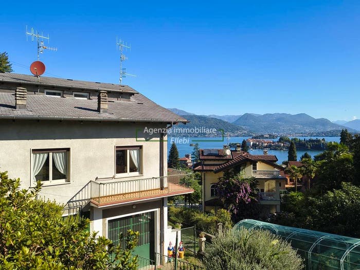 Appartamento trilocale in vendita in Via Francesco Baracca, Centro, Stresa